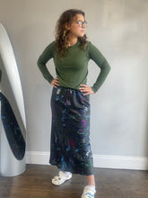 Load image into Gallery viewer, Printed Slip Skirt TS219