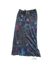 Load image into Gallery viewer, Printed Slip Skirt TS219