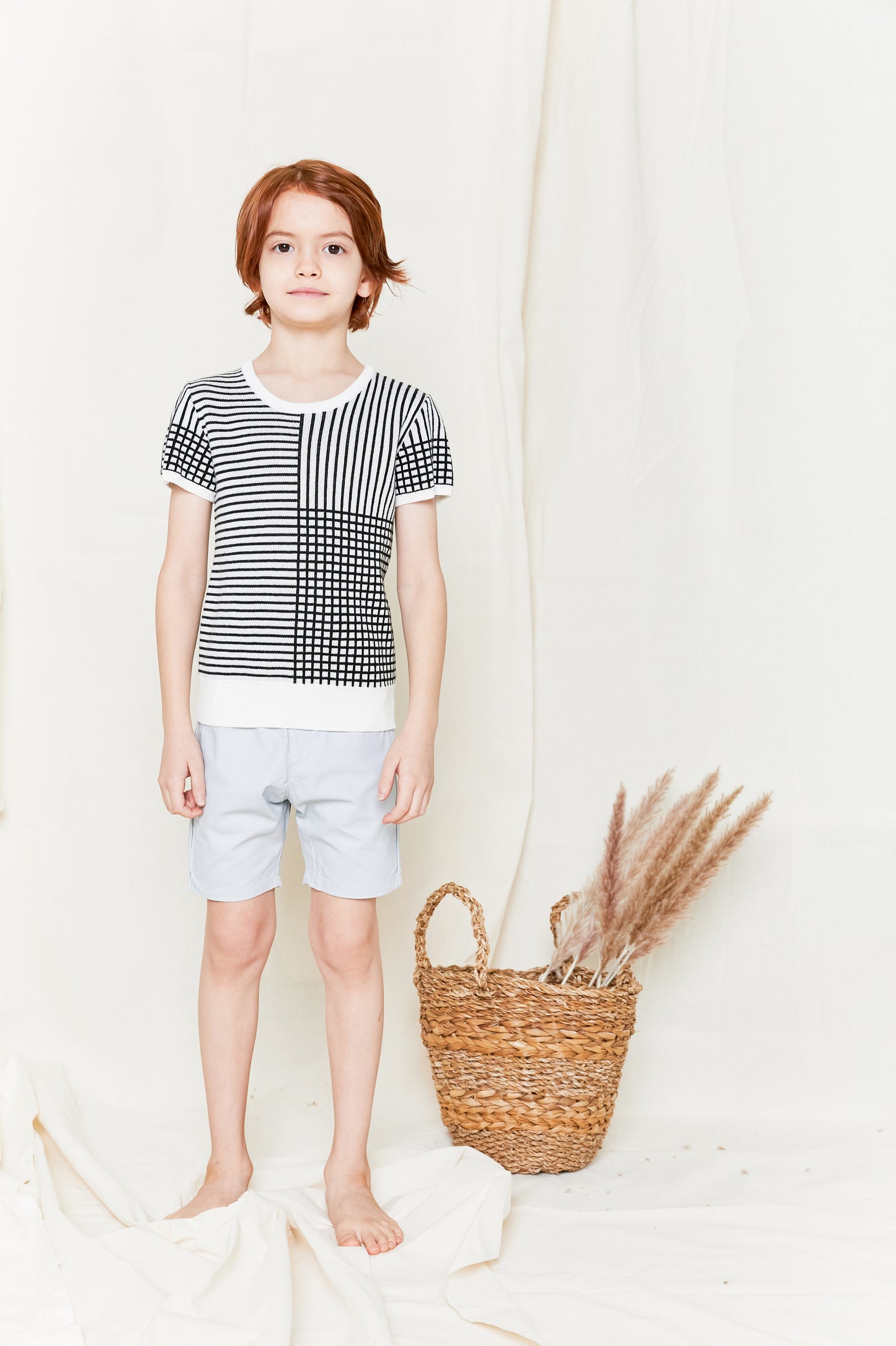 Grid Line Sweater G1900