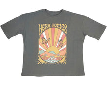 Load image into Gallery viewer, Here Comes The Sun Tee TWSP23-GST001