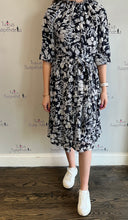 Load image into Gallery viewer, Navy Floral Silver Dress SNK4090