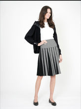 Load image into Gallery viewer, Houndstooth Pleated Knit Skirt WB2CYT1836